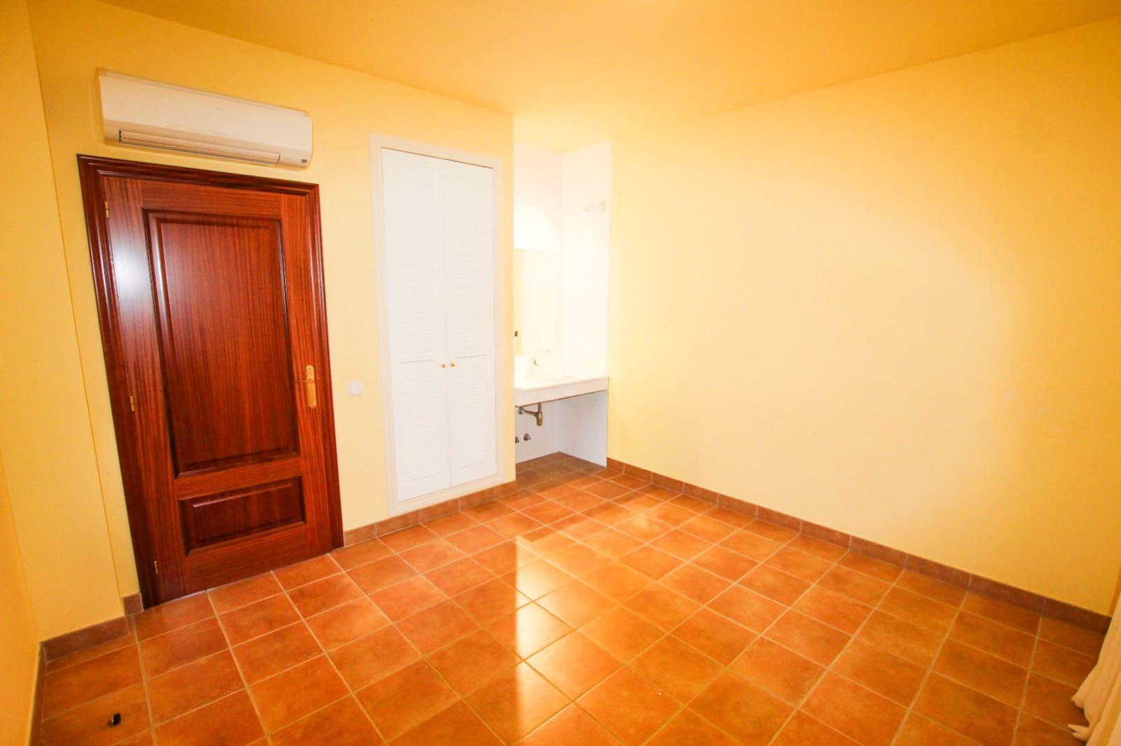 4 bedroom Villa for sale in Altea with pool garage - € 849,000 (Ref: 9778477)