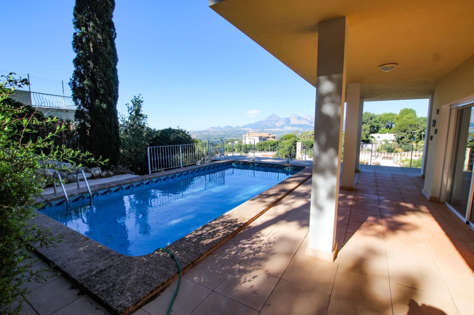 4 bedroom Villa for sale in Altea with pool garage - € 849,000 (Ref: 9778477)