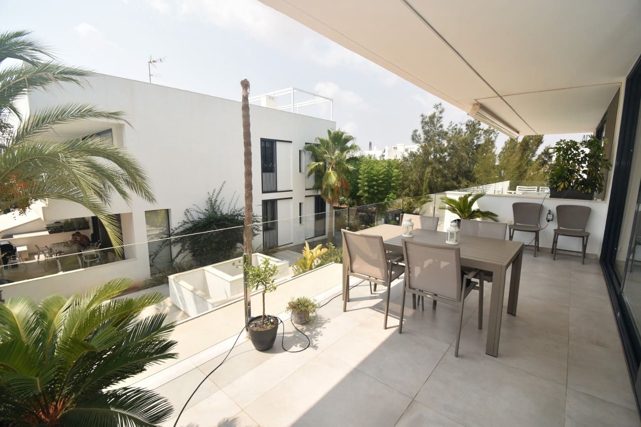 2 soverom Leilighet til salgs i Mar de Cristal med svømmebasseng - € 269 000 (Ref: 9778478)