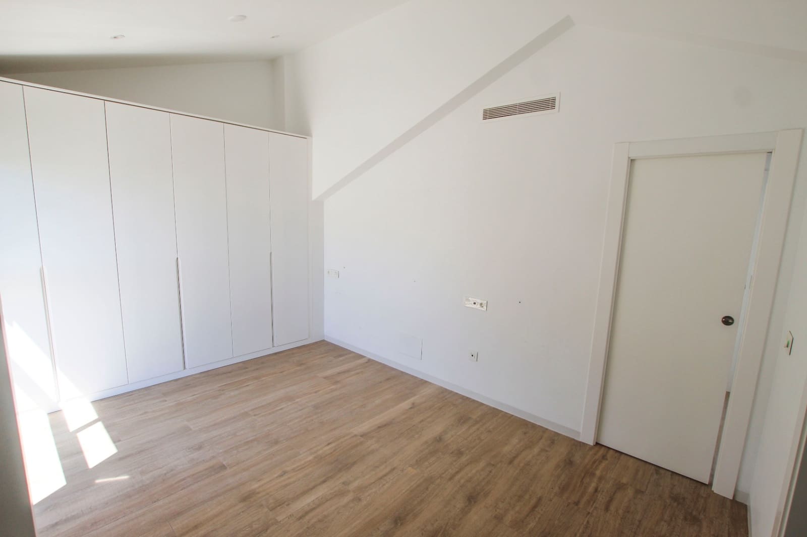 3 bedroom Villa for sale in Polop with pool garage - € 575,000 (Ref: 9785170)