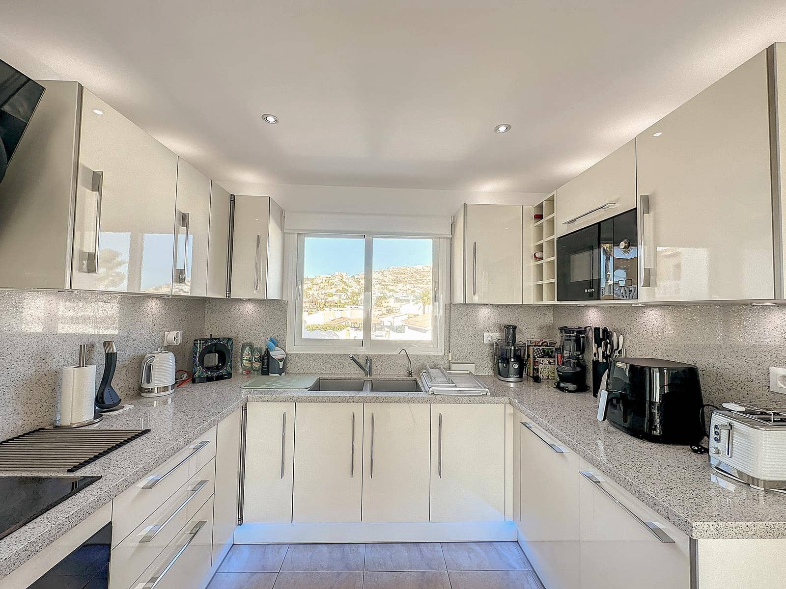 5 bedroom Villa for sale in Benitachell / Benitatxell with pool garage - € 1,199,999 (Ref: 9802528)