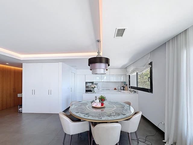 Apartamento de 3 habitaciones en Benitachell / Benitatxell en venta con piscina garaje - 825.000 € (Ref: 9802531)