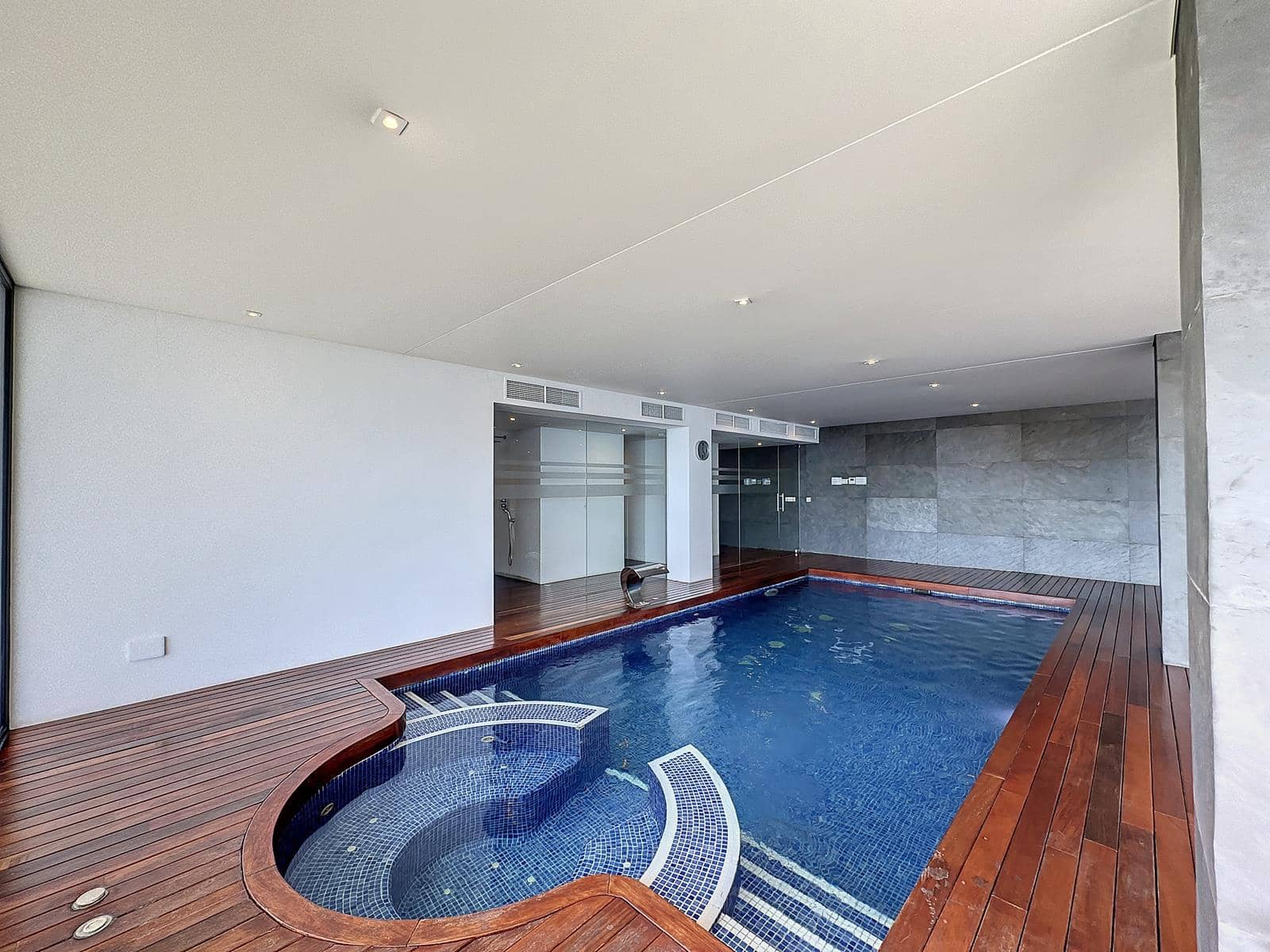 Apartamento de 3 habitaciones en Benitachell / Benitatxell en venta con piscina garaje - 825.000 € (Ref: 9802531)