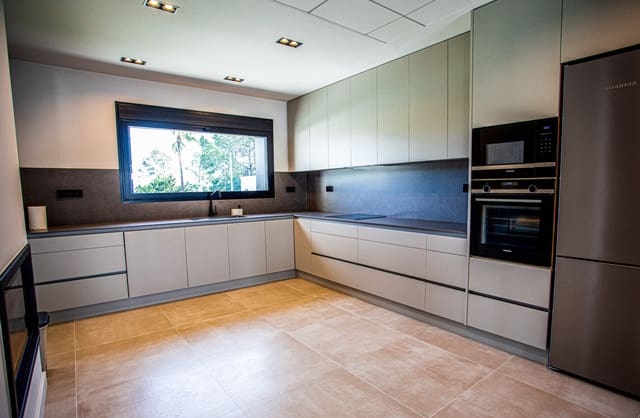 3 bedroom Villa for sale in Dénia with pool - € 1,595,000 (Ref: 9813541)