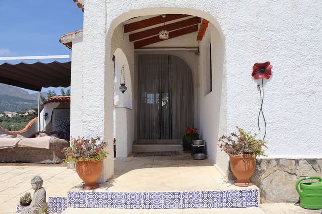 4 soveværelse Villa til salg i Orba med swimmingpool garage - € 515.000 (Ref: 9813546)