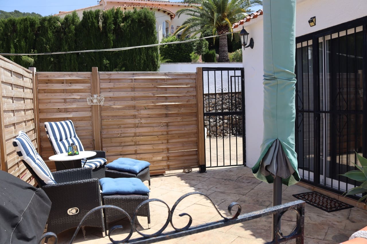 4 soveværelse Villa til salg i Orba med swimmingpool garage - € 515.000 (Ref: 9813546)
