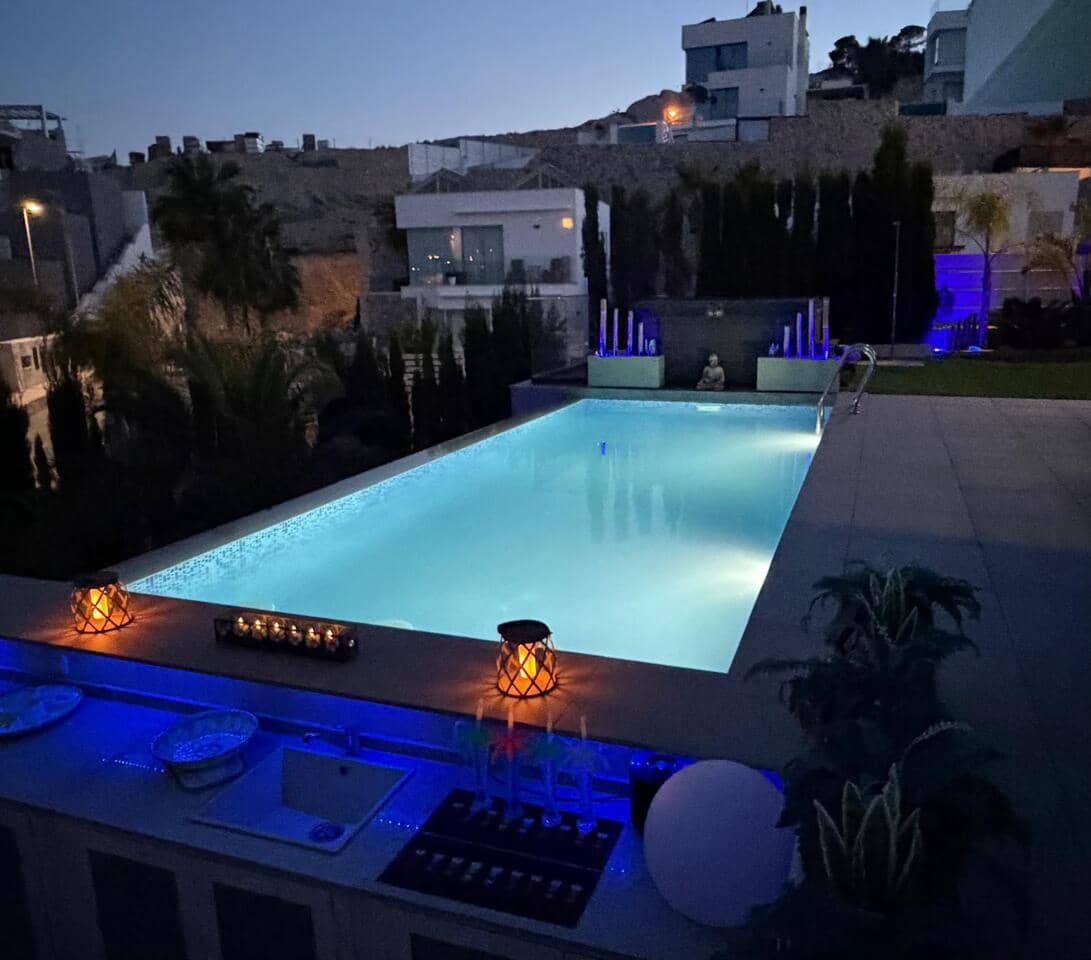 3 bedroom Villa for sale in Finestrat with pool - € 849,000 (Ref: 9854648)