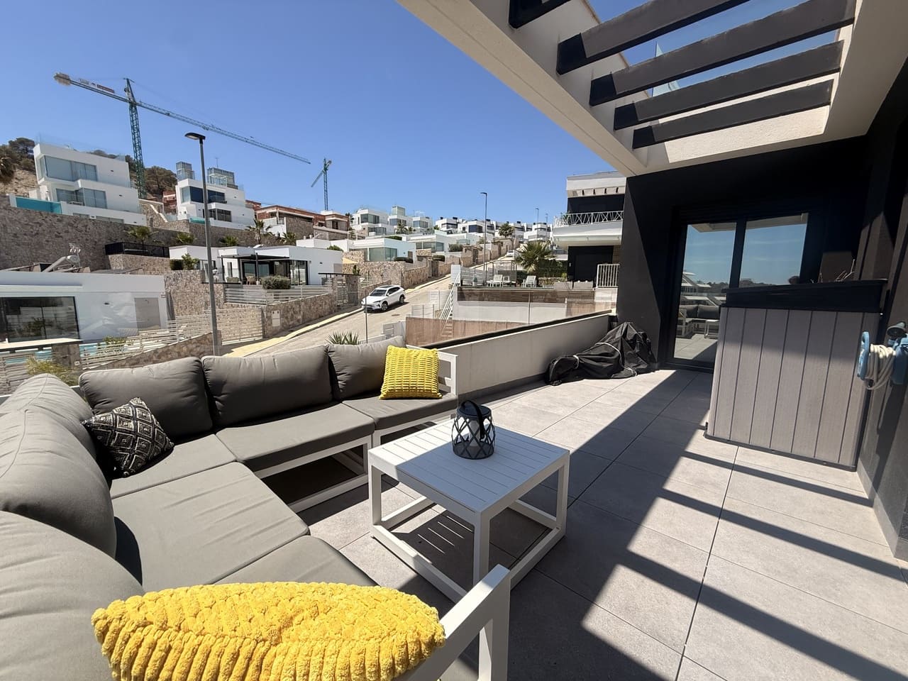 3 bedroom Villa for sale in Finestrat with pool - € 849,000 (Ref: 9854648)