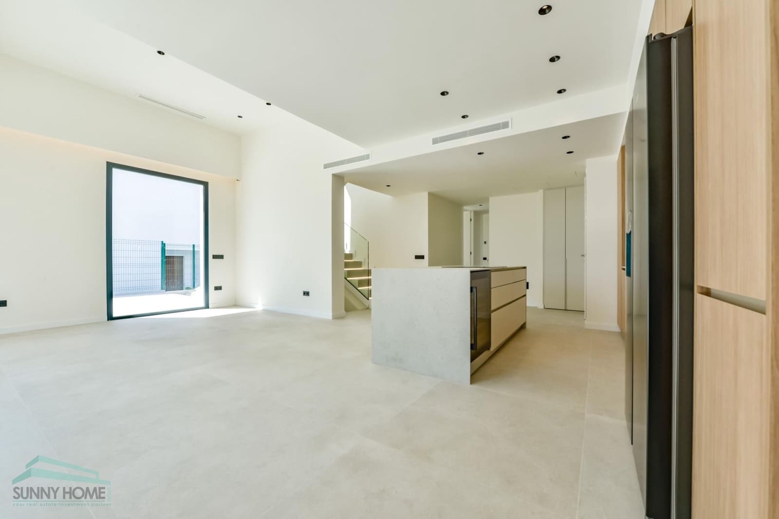 3 bedroom Villa for sale in Finestrat with garage - € 790,000 (Ref: 9879205)
