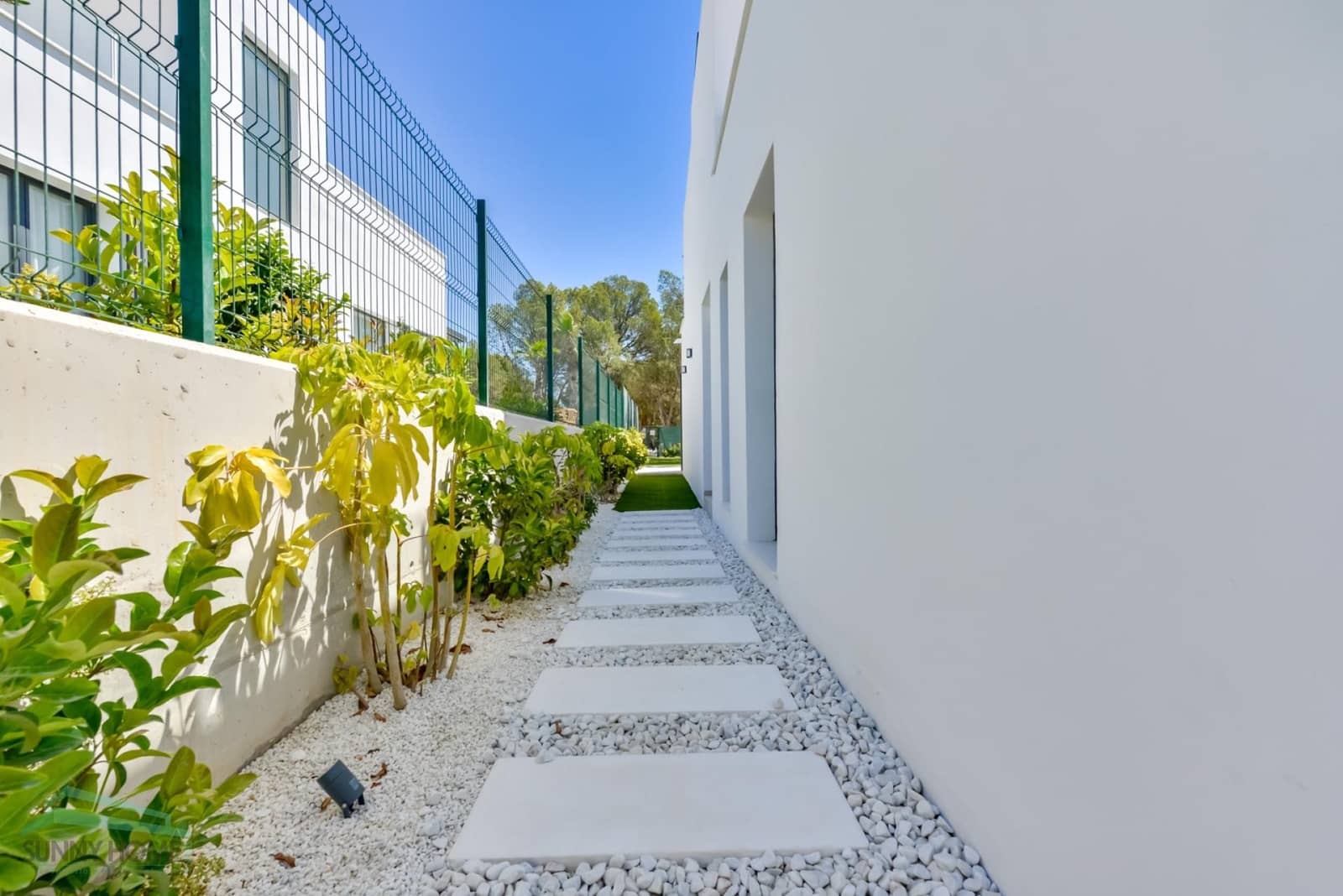 3 bedroom Villa for sale in Finestrat with garage - € 790,000 (Ref: 9879205)