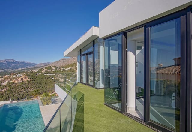 6 slaapkamer Villa te koop in Altea met zwembad garage - € 2.490.000 (Ref: 9913460)