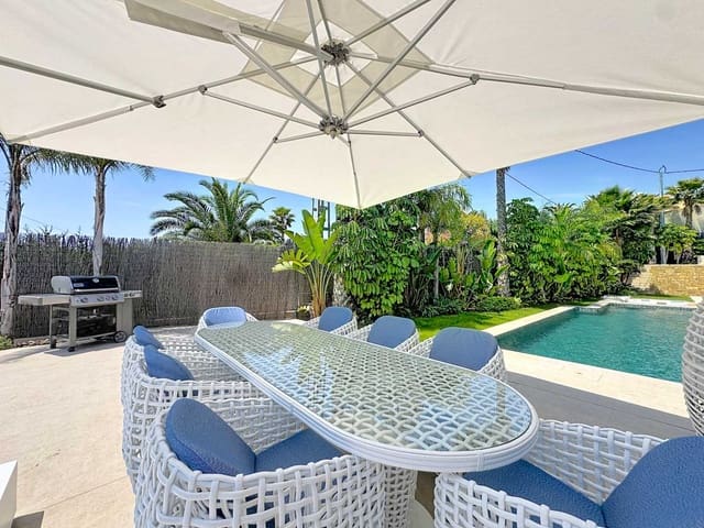 4 soveværelse Villa til salg i Calpe / Calp med swimmingpool garage - € 2.290.000 (Ref: 9918640)