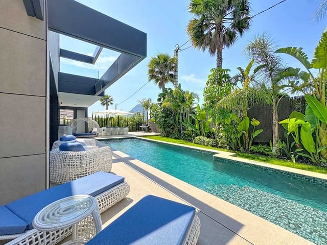 4 soveværelse Villa til salg i Calpe / Calp med swimmingpool garage - € 2.290.000 (Ref: 9918640)