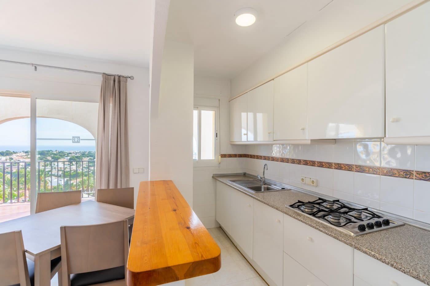 2 quarto Bungalow para venda em Calpe / Calp com piscina garagem - 240 000 € (Ref: 9985349)