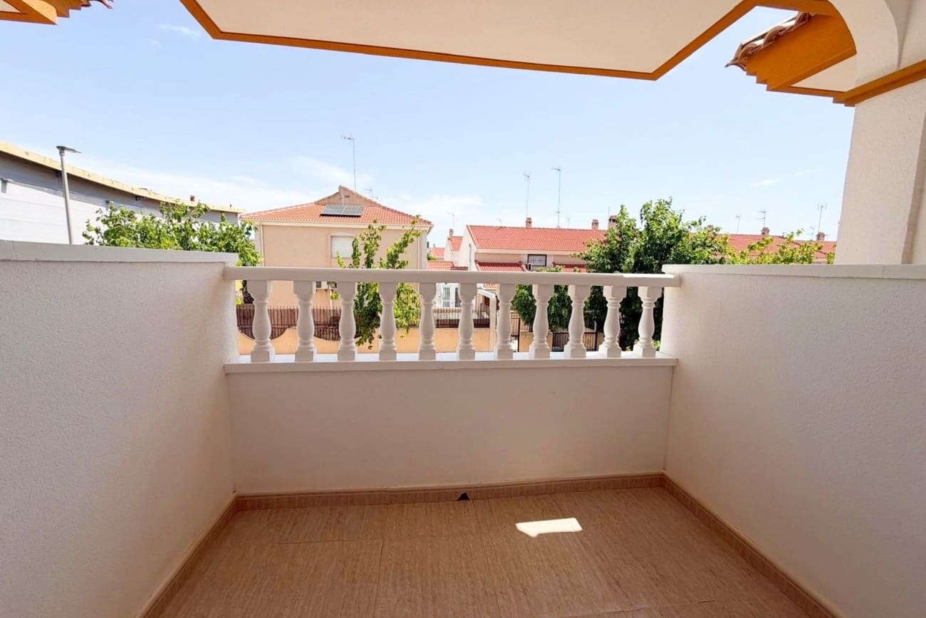 3 bedroom Townhouse for sale in Los Alcazares with pool - € 249,995 (Ref: 9997540)