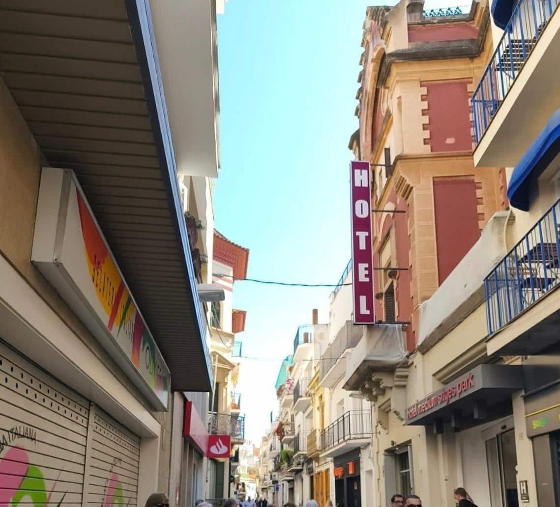 Kommersiell til leie i Sitges - € 2 100 (Ref: 9778480)