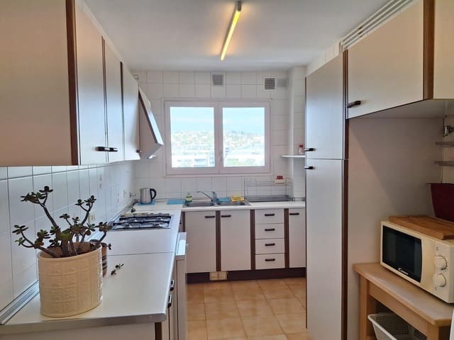 3 sypialnia Penthouse do wynajęcia w Sitges z basenem - 1 450 € (Ref: 9778481)