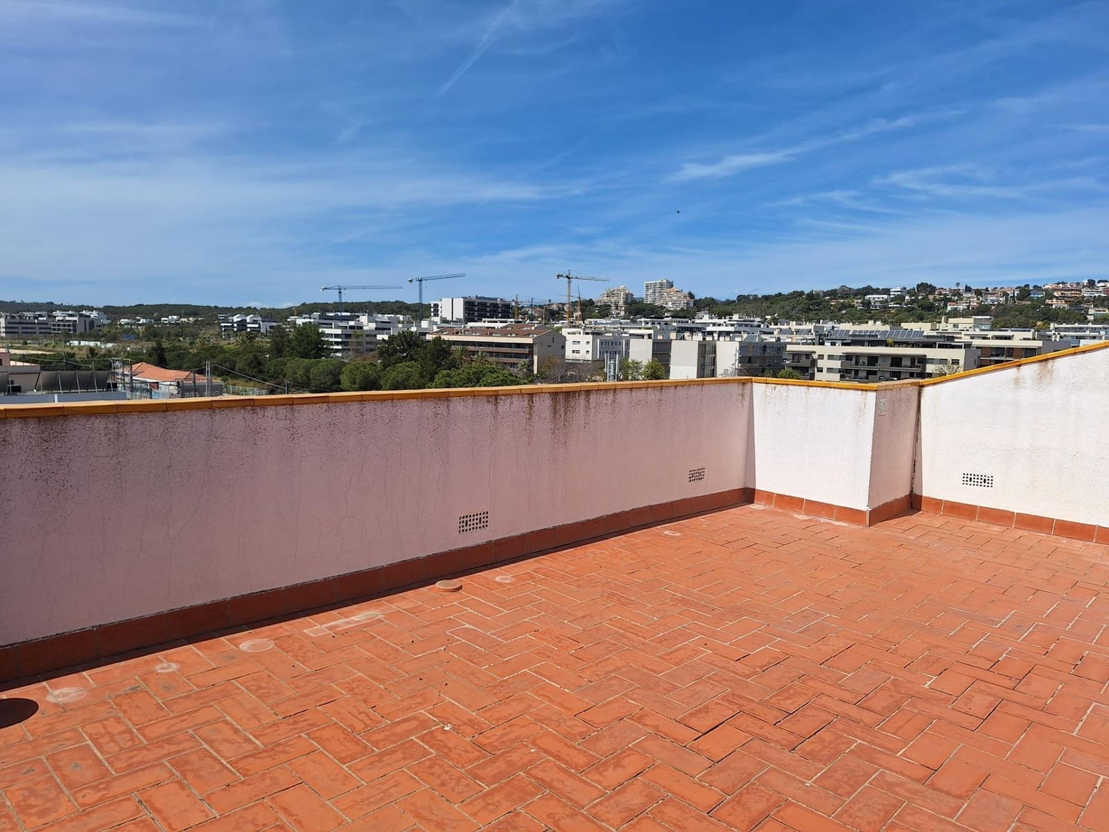 3 sypialnia Penthouse do wynajęcia w Sitges z basenem - 1 450 € (Ref: 9778481)