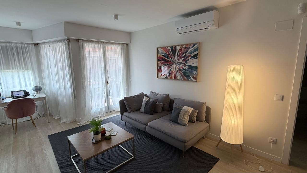 2 soverom Leilighet til leie i Sitges - € 2 200 (Ref: 9778483)