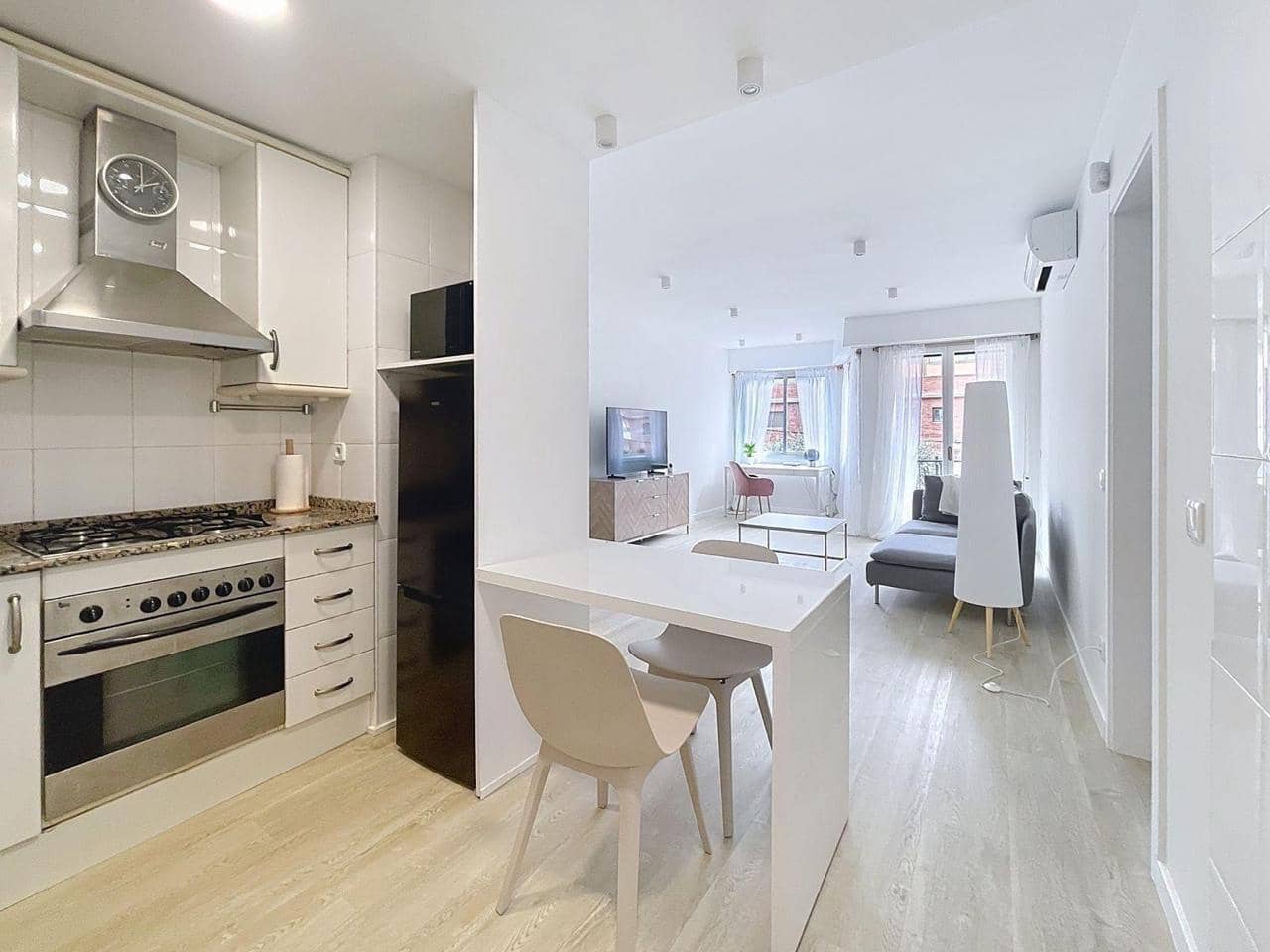 2 soverom Leilighet til leie i Sitges - € 2 200 (Ref: 9778483)