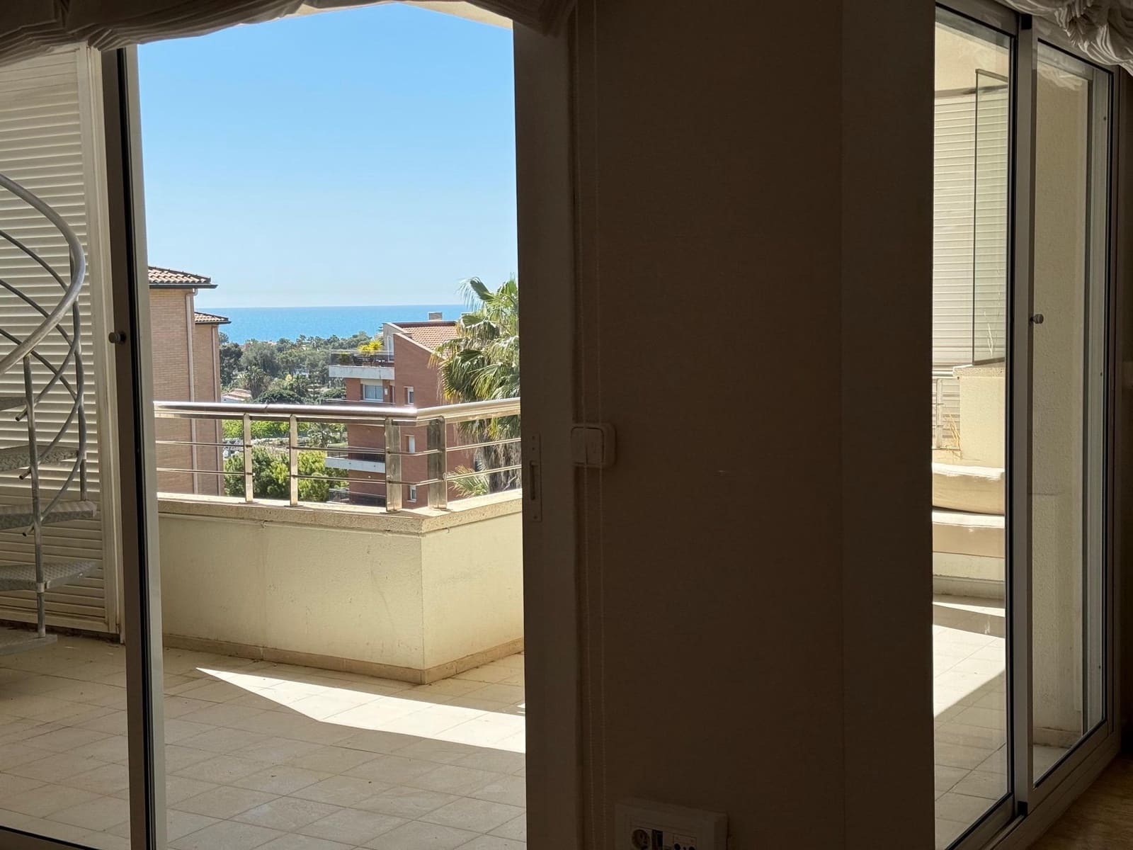 3 soverom Penthouse til salgs i Sitges med svømmebasseng - € 785 000 (Ref: 9778484)