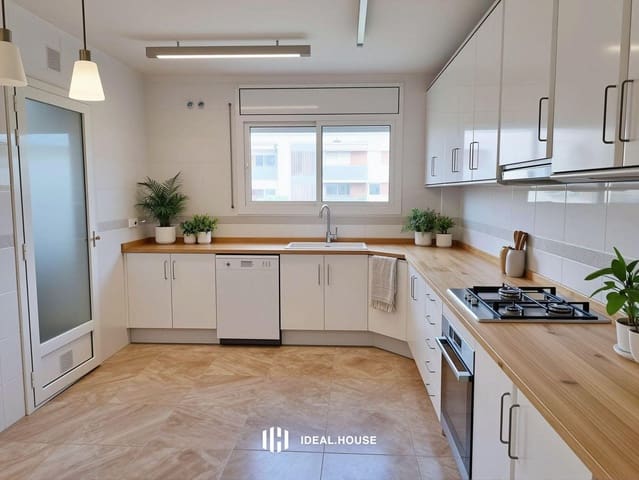 4 Zimmer Penthouse zu verkaufen in Sitges mit Pool - 785.000 € (Ref: 9778484)