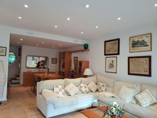 4 slaapkamer Appartement te huur in Sitges met zwembad - € 2.500 (Ref: 9778490)