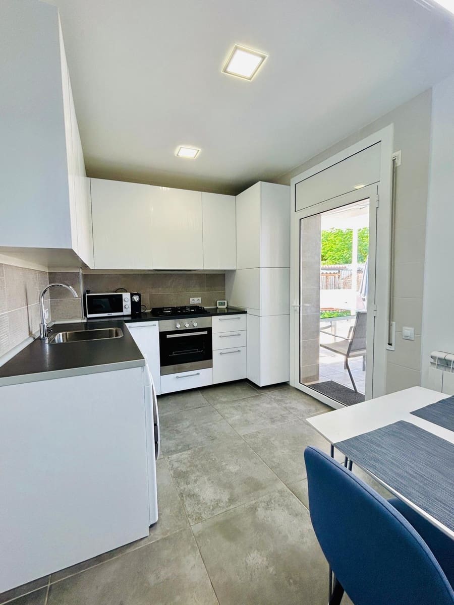 4 makuuhuone Huvila myytävänä paikassa Calafell mukana uima-altaan 
autotalli - 536 000 € (Ref: 9778494)