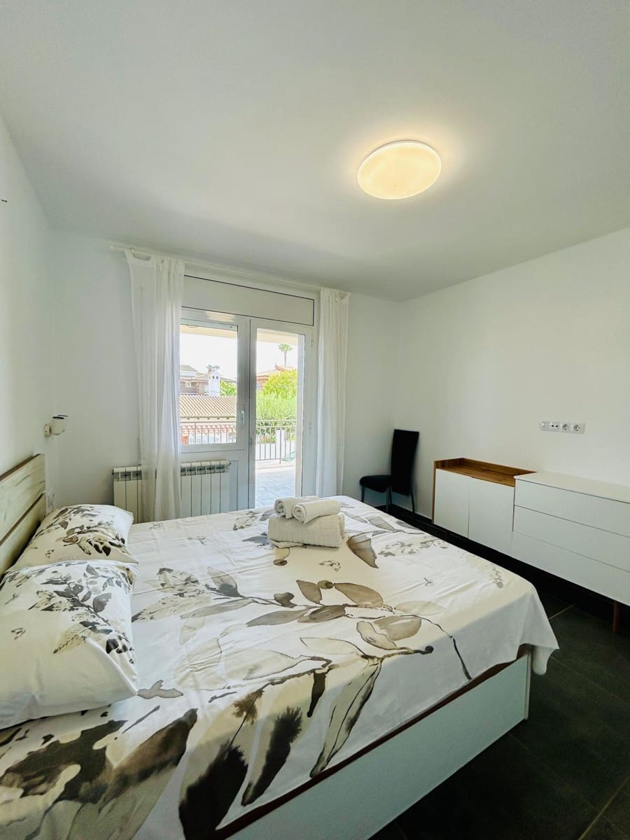 4 makuuhuone Huvila myytävänä paikassa Calafell mukana uima-altaan 
autotalli - 536 000 € (Ref: 9778494)