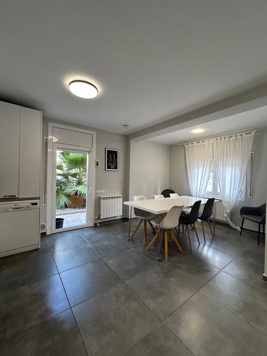 4 makuuhuone Huvila myytävänä paikassa Calafell mukana uima-altaan 
autotalli - 536 000 € (Ref: 9778494)