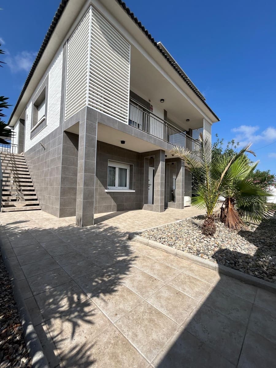 4 makuuhuone Huvila myytävänä paikassa Calafell mukana uima-altaan 
autotalli - 536 000 € (Ref: 9778494)