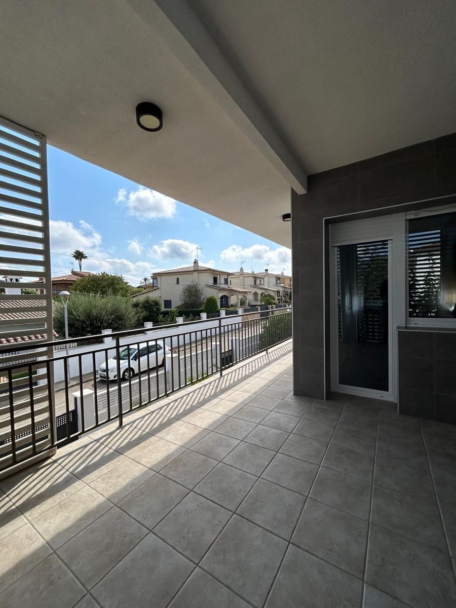 4 makuuhuone Huvila myytävänä paikassa Calafell mukana uima-altaan 
autotalli - 536 000 € (Ref: 9778494)