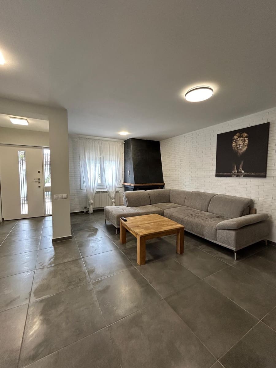 4 makuuhuone Huvila myytävänä paikassa Calafell mukana uima-altaan 
autotalli - 536 000 € (Ref: 9778494)