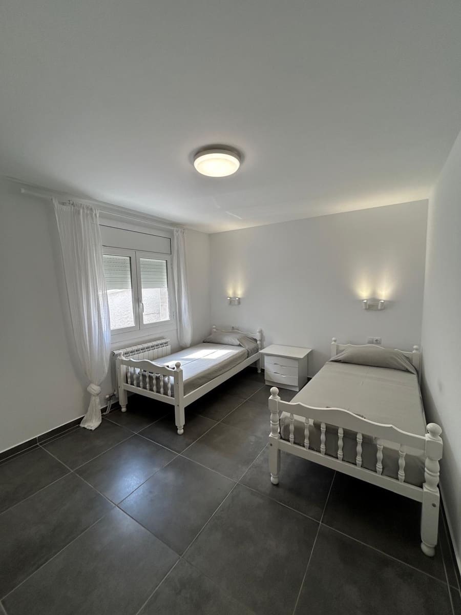 4 makuuhuone Huvila myytävänä paikassa Calafell mukana uima-altaan 
autotalli - 536 000 € (Ref: 9778494)