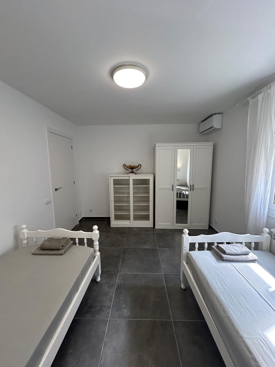 4 makuuhuone Huvila myytävänä paikassa Calafell mukana uima-altaan 
autotalli - 536 000 € (Ref: 9778494)