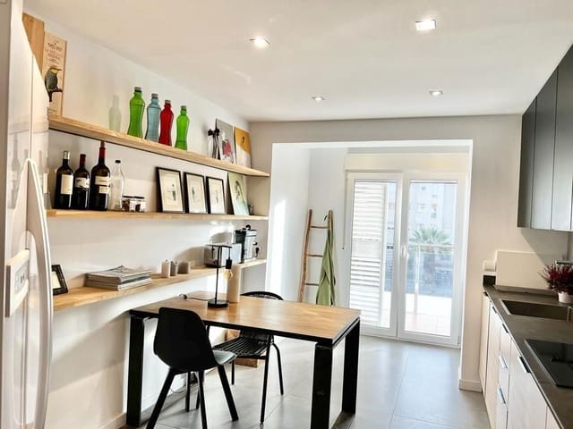 4 sypialnia Mieszkanie do wynajęcia w Sitges z basenem garażem - 3 850 € (Ref: 9778505)