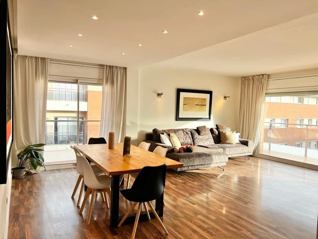 4 sypialnia Mieszkanie do wynajęcia w Sitges z basenem garażem - 3 850 € (Ref: 9778505)