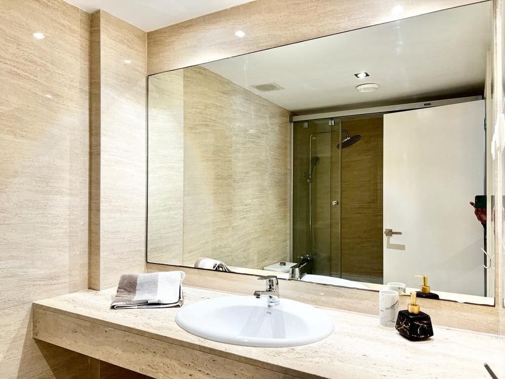 4 sypialnia Mieszkanie do wynajęcia w Sitges z basenem garażem - 3 850 € (Ref: 9778505)