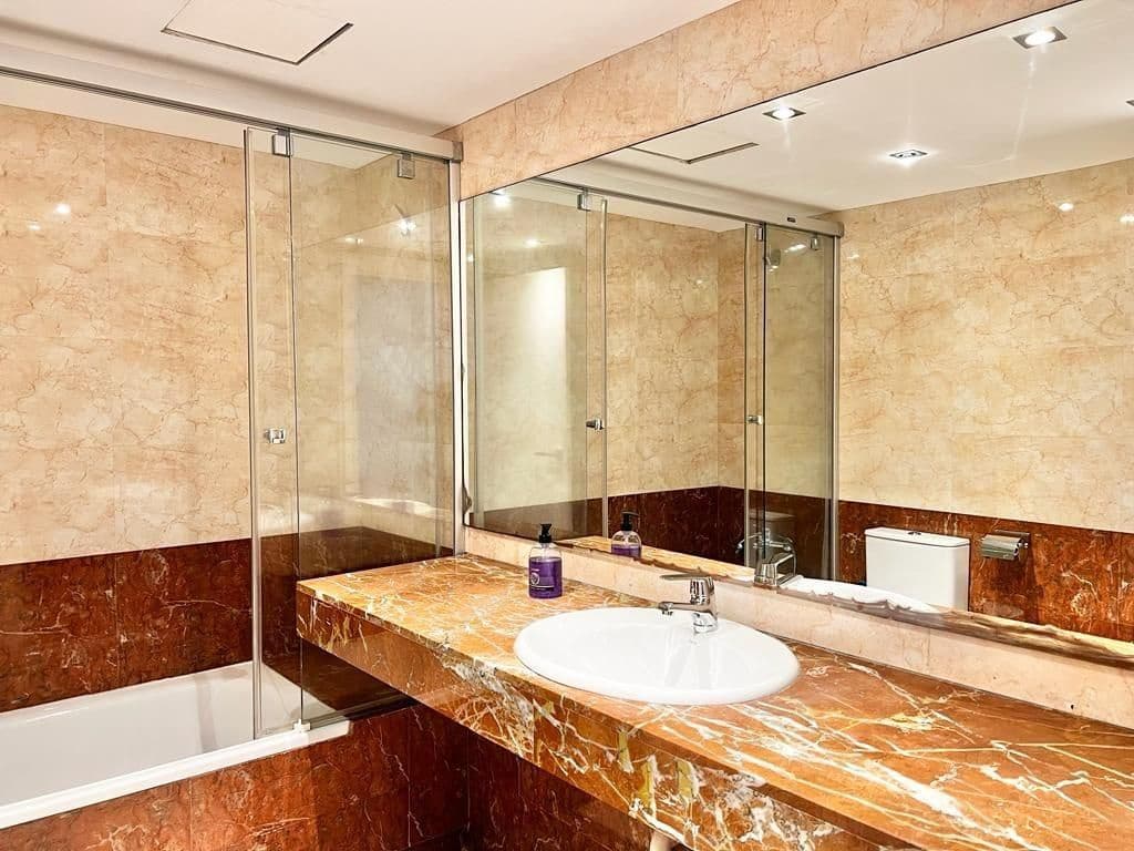 4 sypialnia Mieszkanie do wynajęcia w Sitges z basenem garażem - 3 850 € (Ref: 9778505)