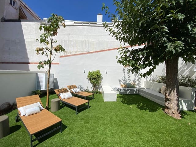 3 bedroom Flat for rent in Sitges - € 2,585 (Ref: 9778506)