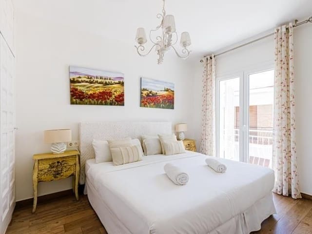 5 bedroom Apartment for rent in Sitges with pool - € 5,500 (Ref: 9778513)