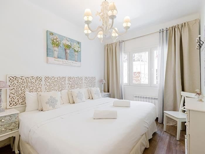 5 bedroom Apartment for rent in Sitges with pool - € 5,500 (Ref: 9778513)