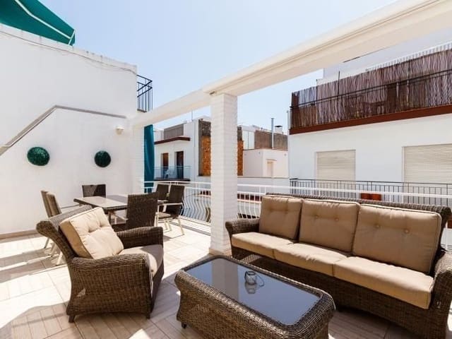 5 bedroom Apartment for rent in Sitges with pool - € 5,500 (Ref: 9778513)