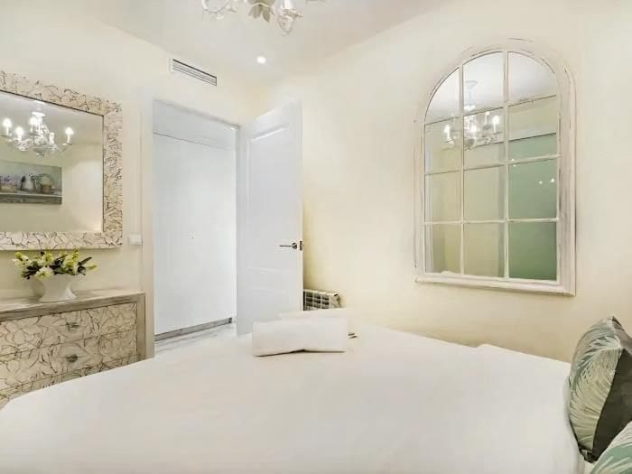 4 slaapkamer Flat te huur in Sitges - € 5.500 (Ref: 9778514)