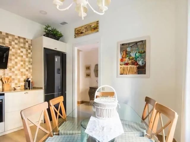 4 slaapkamer Appartement te huur in Sitges - € 4.950 (Ref: 9778515)