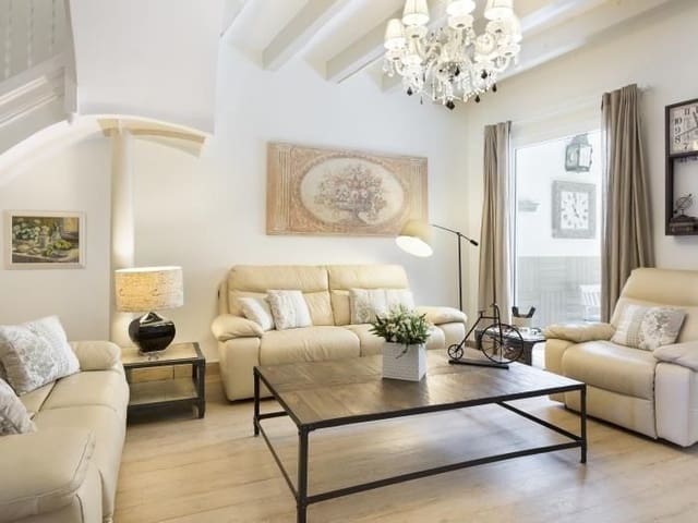 4 slaapkamer Appartement te huur in Sitges - € 4.950 (Ref: 9778515)