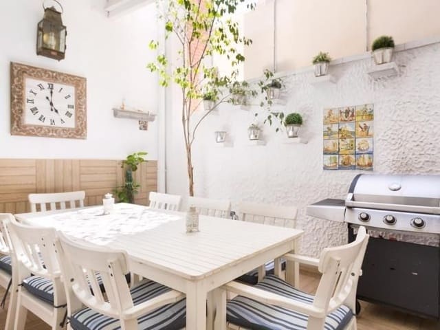 4 slaapkamer Appartement te huur in Sitges - € 4.950 (Ref: 9778515)