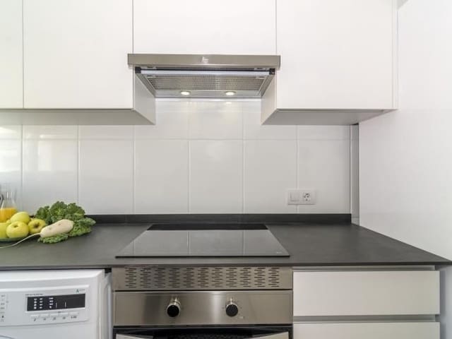 4 slaapkamer Appartement te huur in Sitges - € 2.750 (Ref: 9778516)