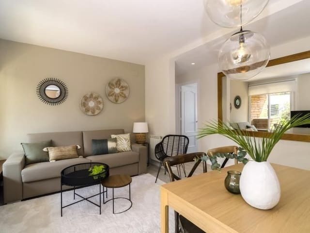 4 slaapkamer Appartement te huur in Sitges - € 2.750 (Ref: 9778516)