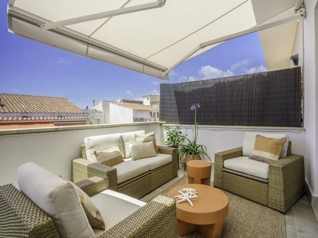 2 bedroom Penthouse for rent in Sitges with garage - € 3,575 (Ref: 9778517)